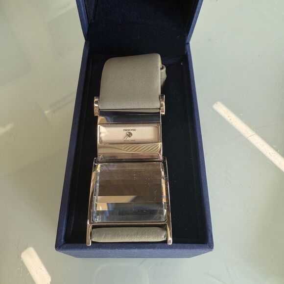 Swarovski Women’s Swiss Made Crystal Bracelet Watch – Silver w/ Box FWD235SIM4 - Picture 4 of 14